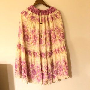 Spell skirt with golden trim